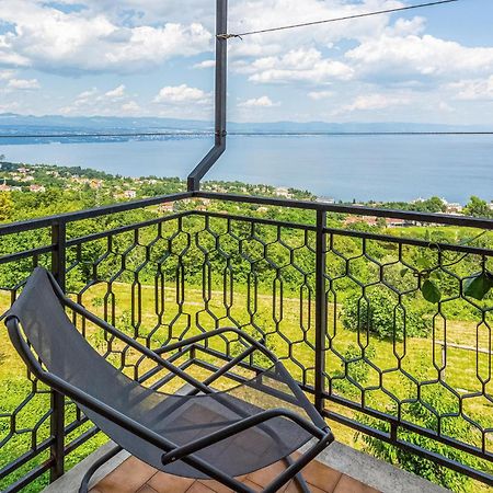 Awesome apartment in Lovran with 4 Bedrooms&WiFi Buitenkant foto
