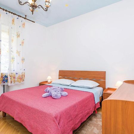 Awesome apartment in Lovran with 4 Bedrooms&WiFi Buitenkant foto