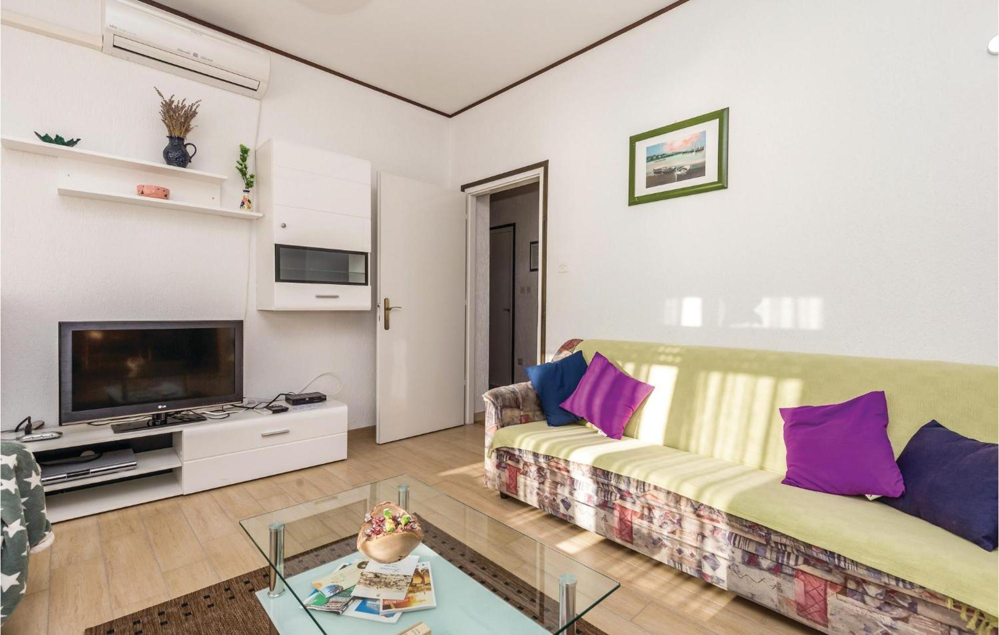 Awesome apartment in Lovran with 4 Bedrooms&WiFi Buitenkant foto