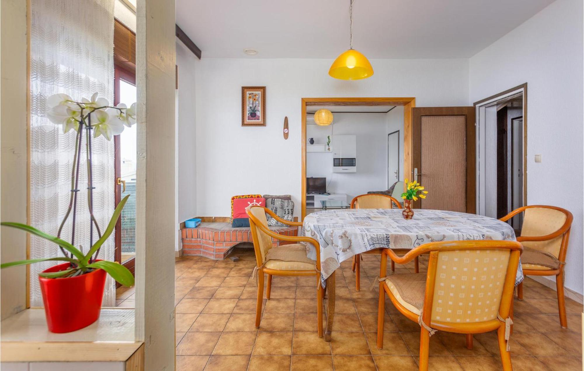 Awesome apartment in Lovran with 4 Bedrooms&WiFi Buitenkant foto