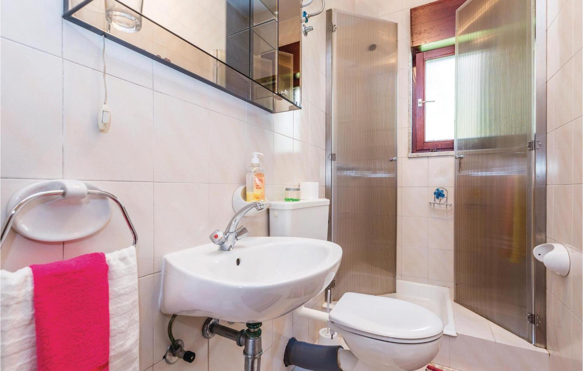 Awesome apartment in Lovran with 4 Bedrooms&WiFi Buitenkant foto