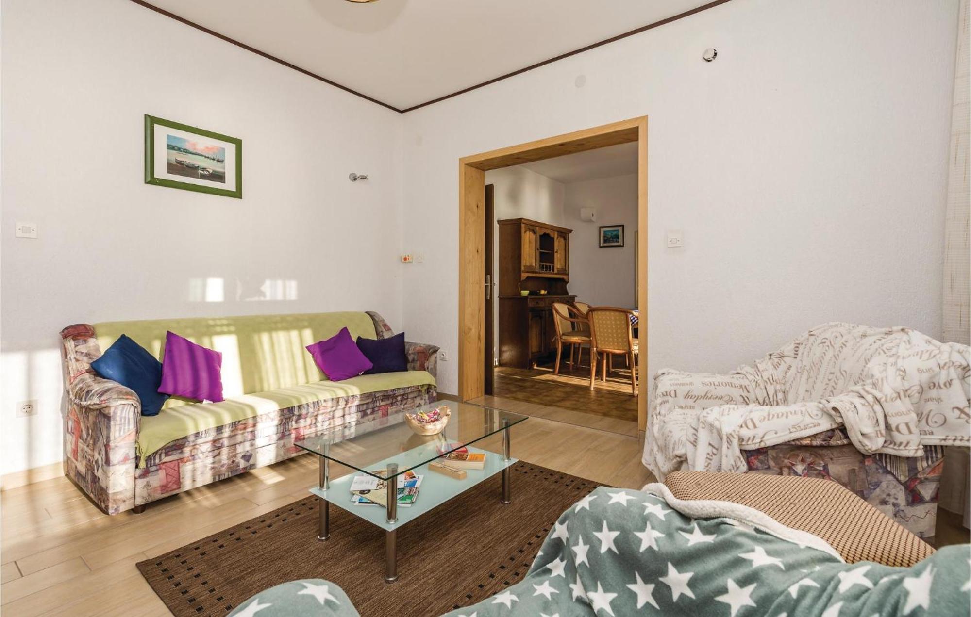 Awesome apartment in Lovran with 4 Bedrooms&WiFi Buitenkant foto